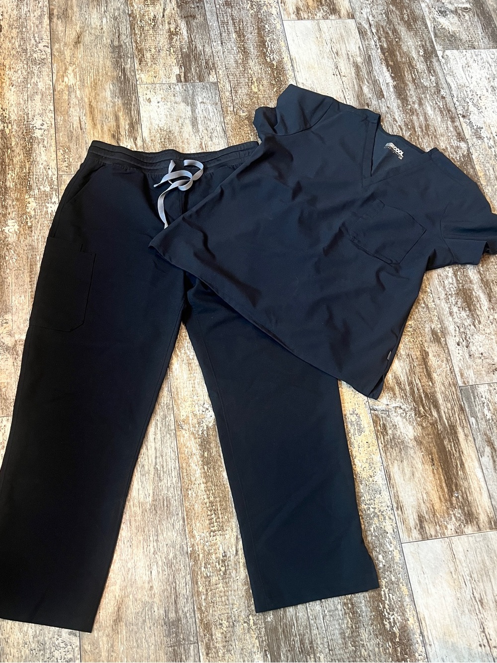 32 Degrees Women’s Scrubs